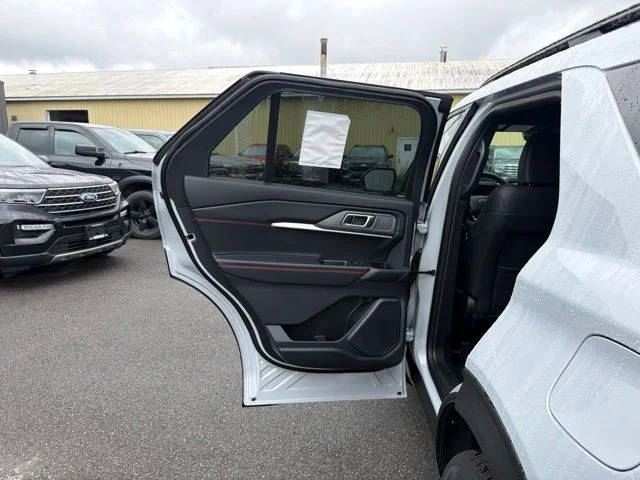 New 2026 Space White Metallic Ford ST-Line image 51