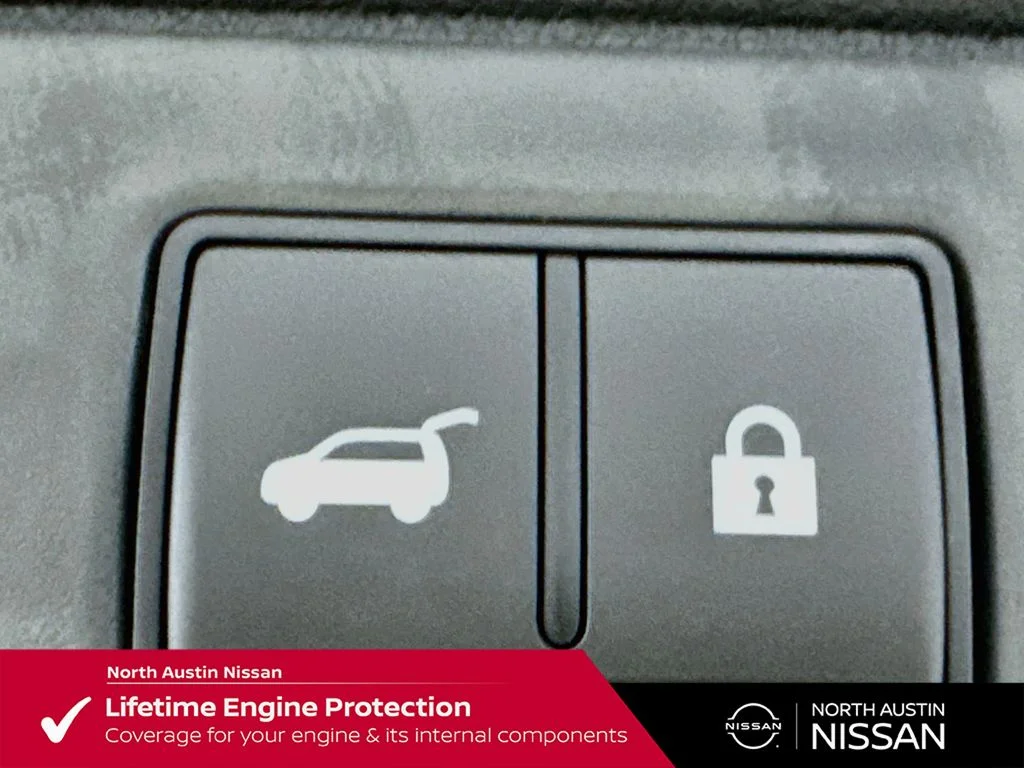 New 2026 White Nissan Platinum image 33
