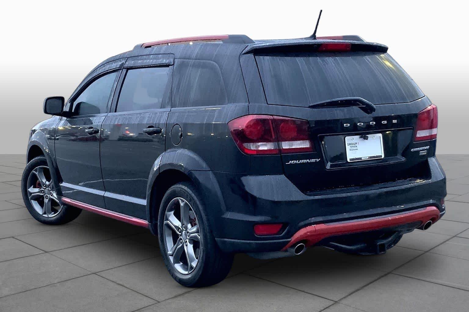 Used 2017 Pitch Black Clear Coat Dodge Crossroad Plus image 11