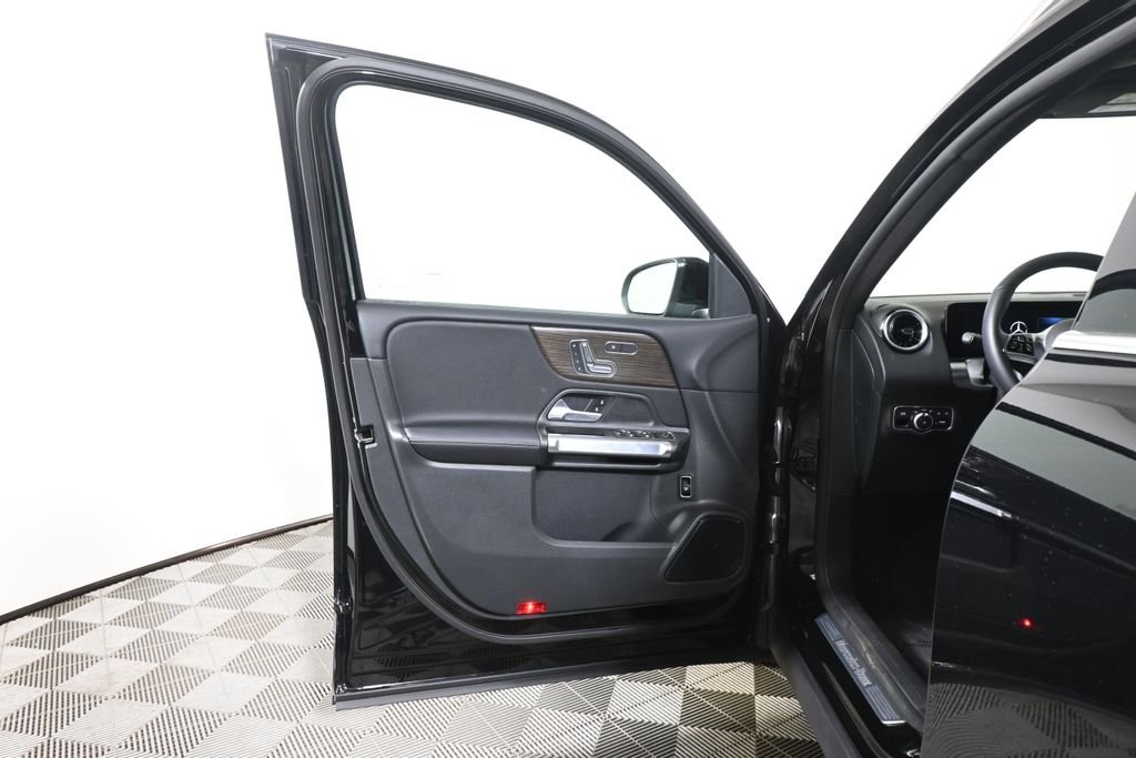 Certified Used 2026 Night Black Mercedes-Benz GLB 250 image 30
