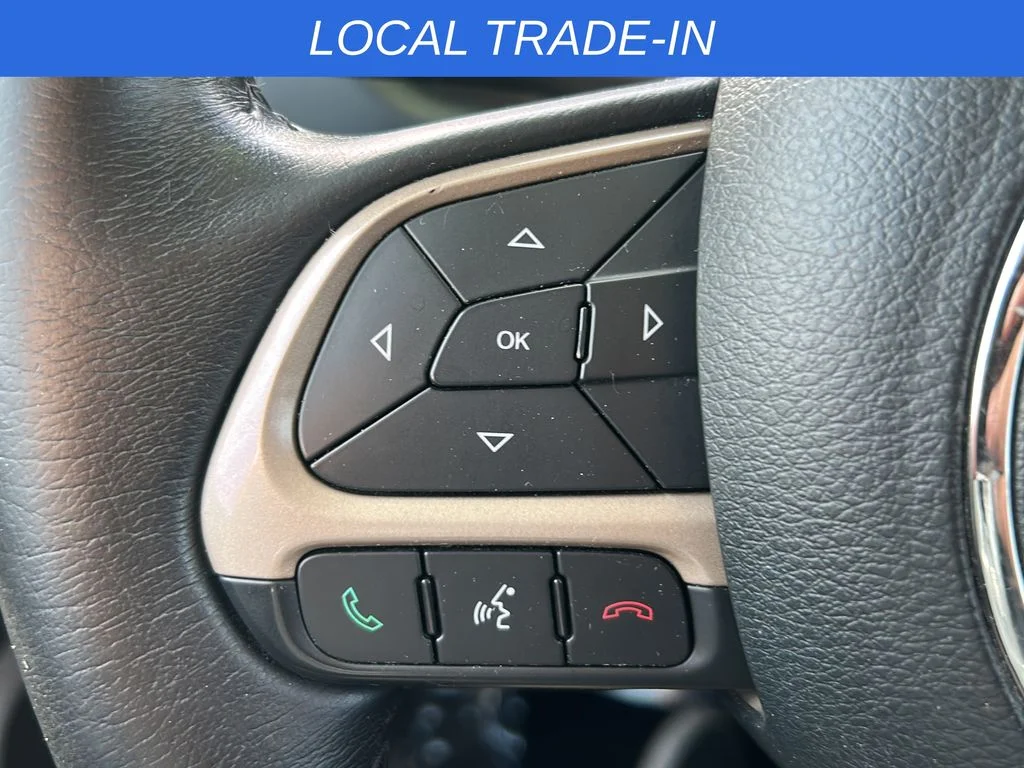 Used 2016 White Jeep Latitude image 16