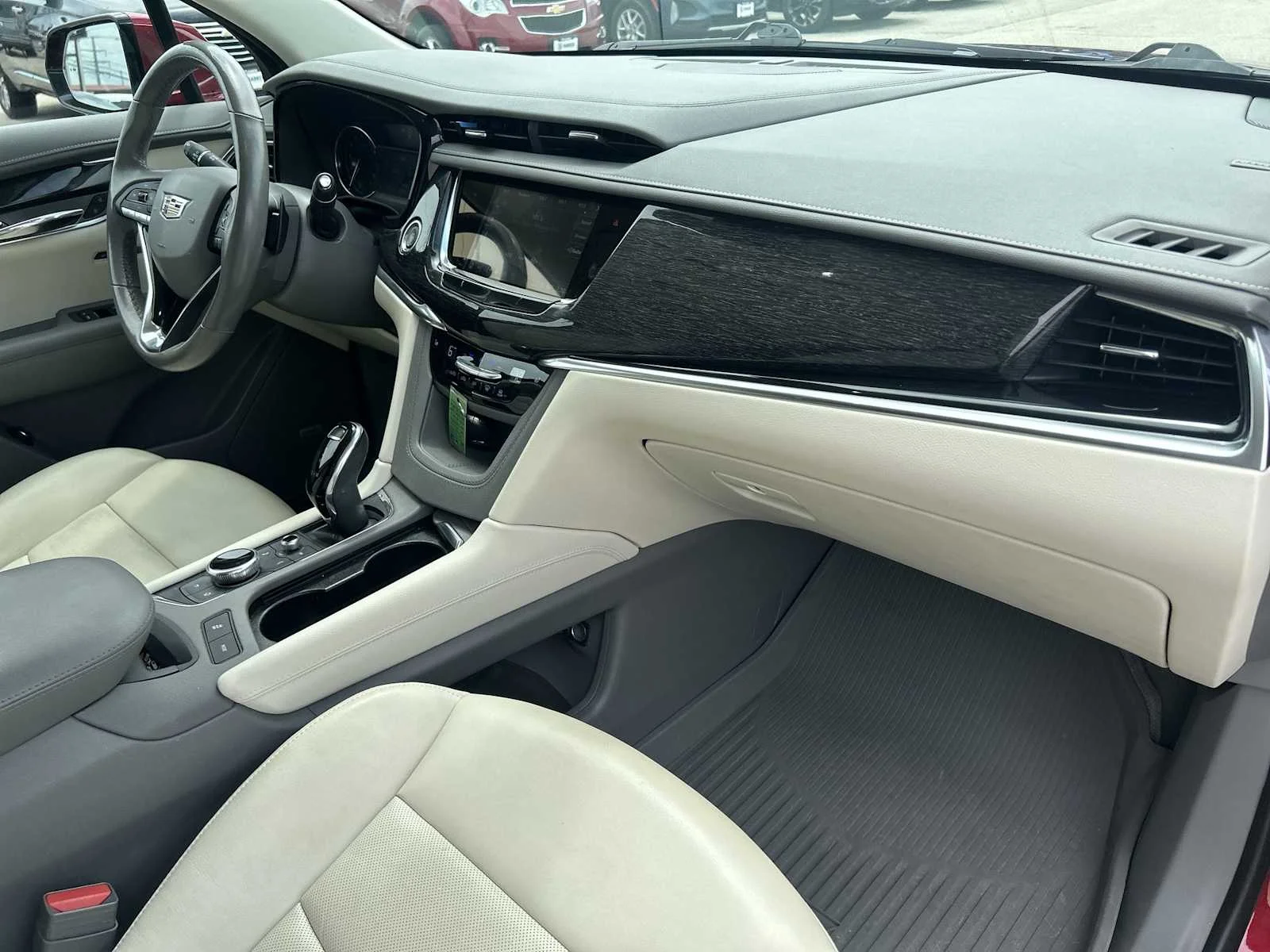 Used 2021 INFRARED TINTCOAT Cadillac Premium Luxury image 30