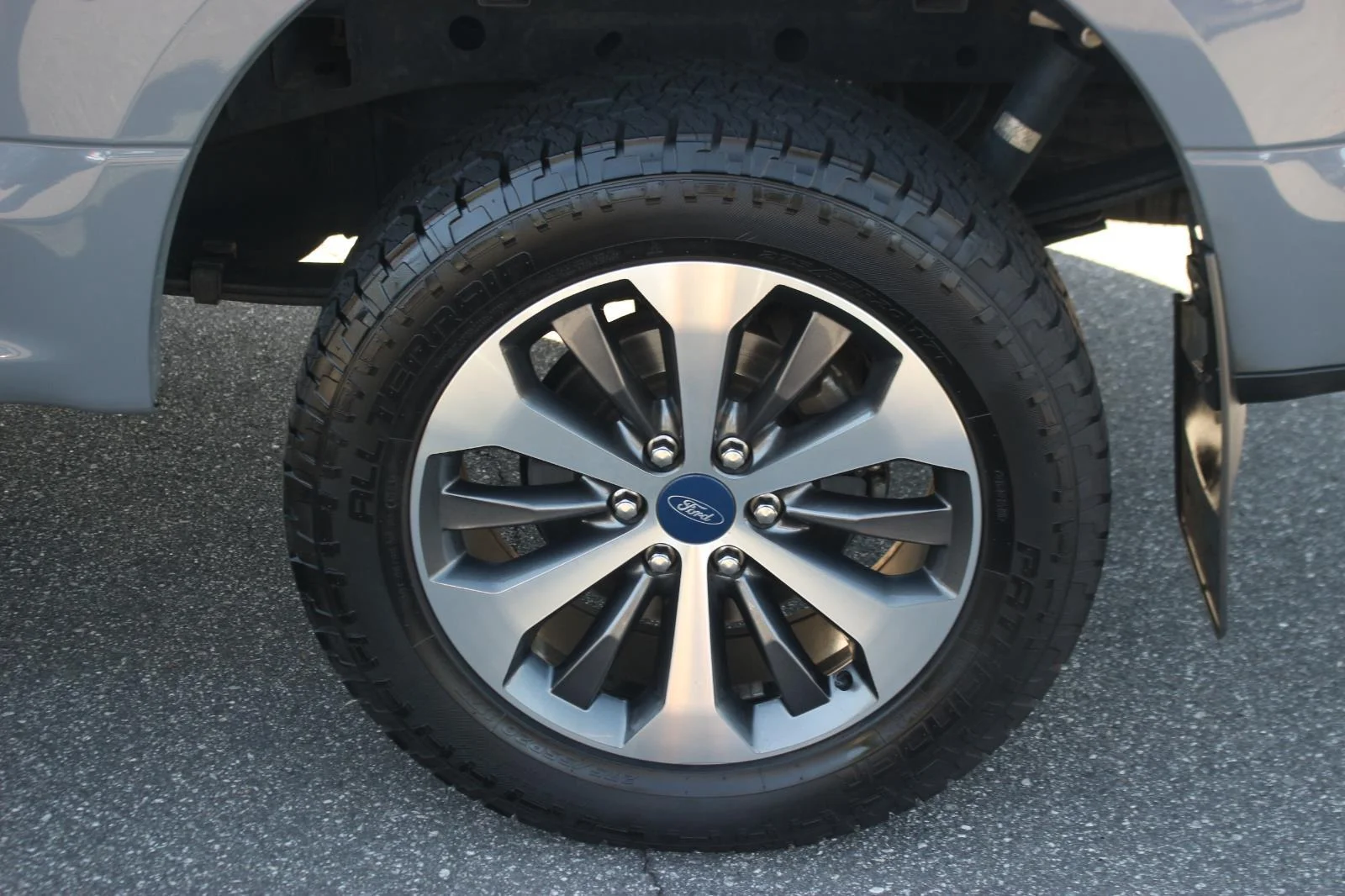 Used 2020 Grey Ford XL image 37
