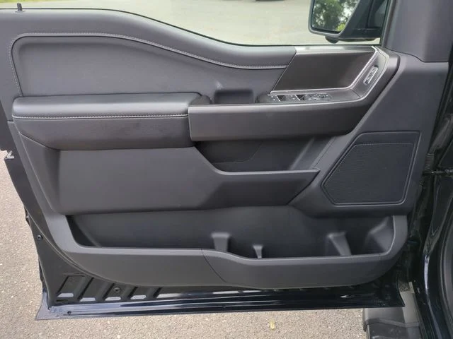Used 2024 Blue Ford XLT image 12