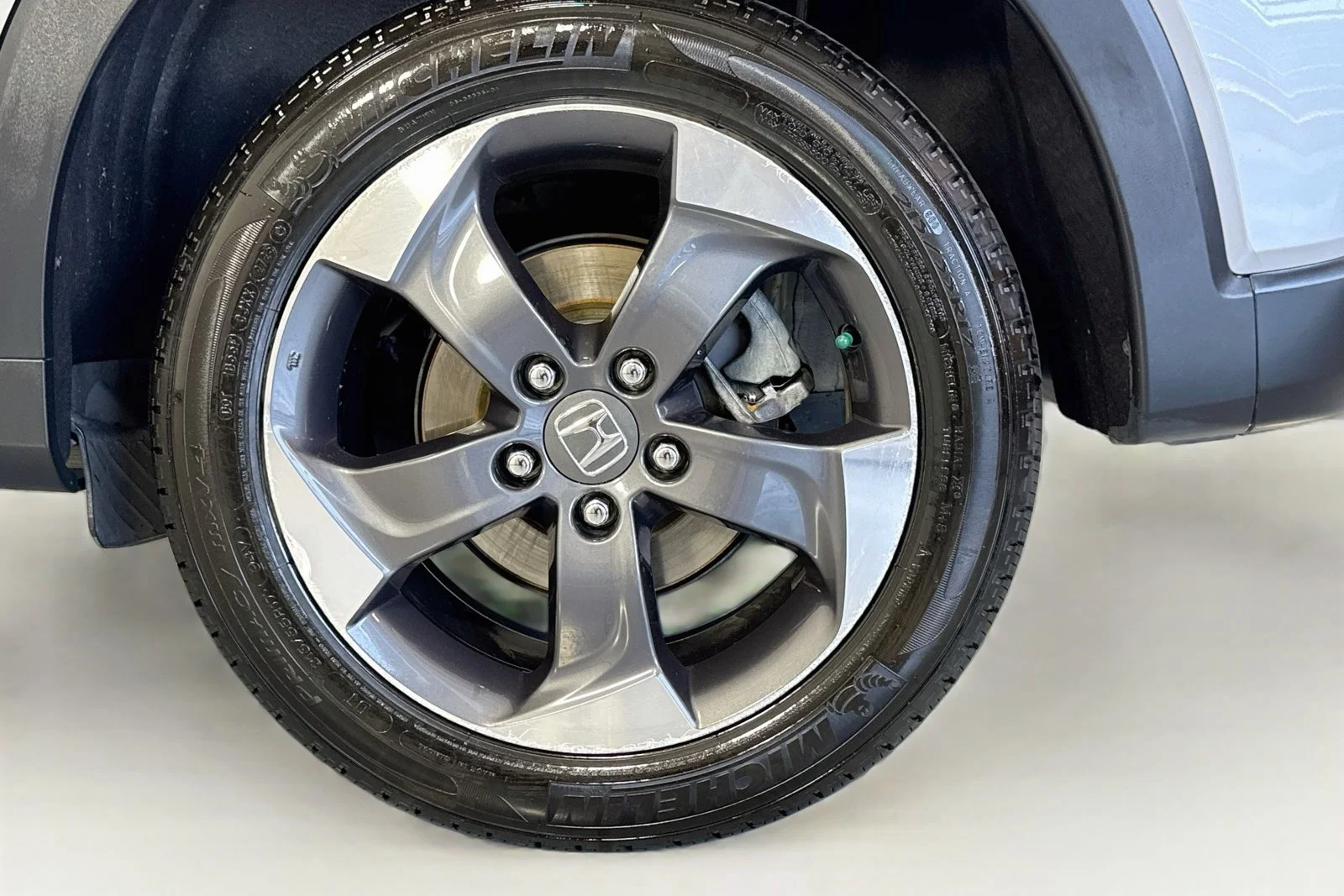 Used 2018 Lunar Silver Metallic Honda EX image 29