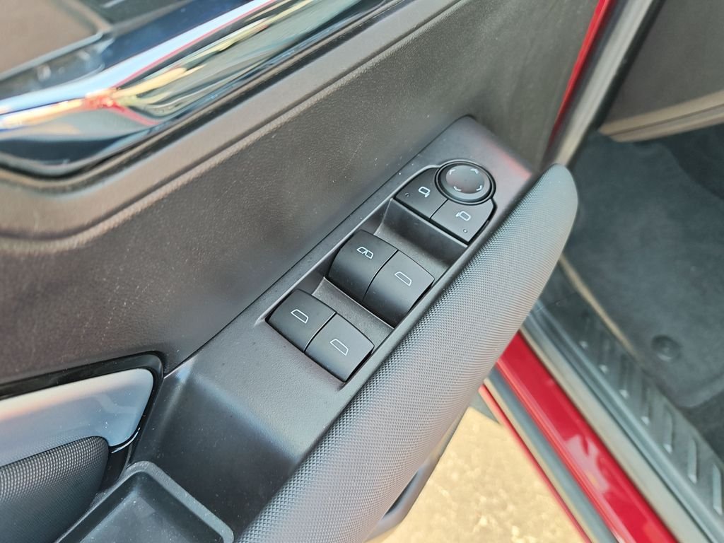 Used 2023 Red Chevrolet Z71 image 11