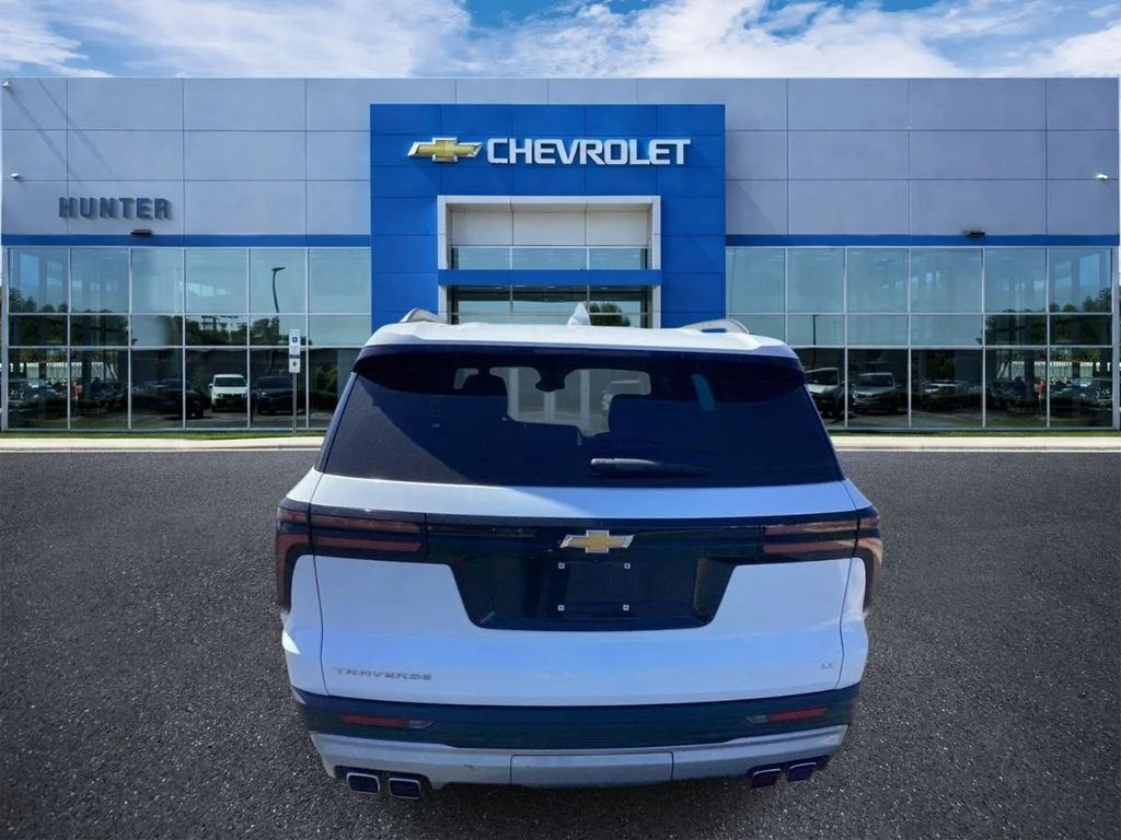Used 2024 Summit White Chevrolet LT image 3