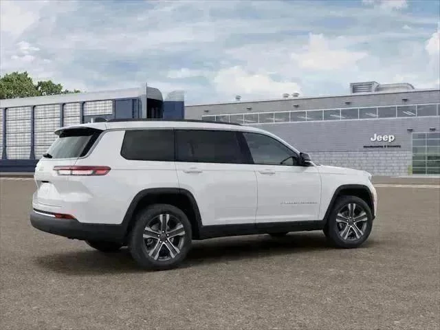 New 2027 Bright White Clear-Coat Paint Jeep Limited image 14