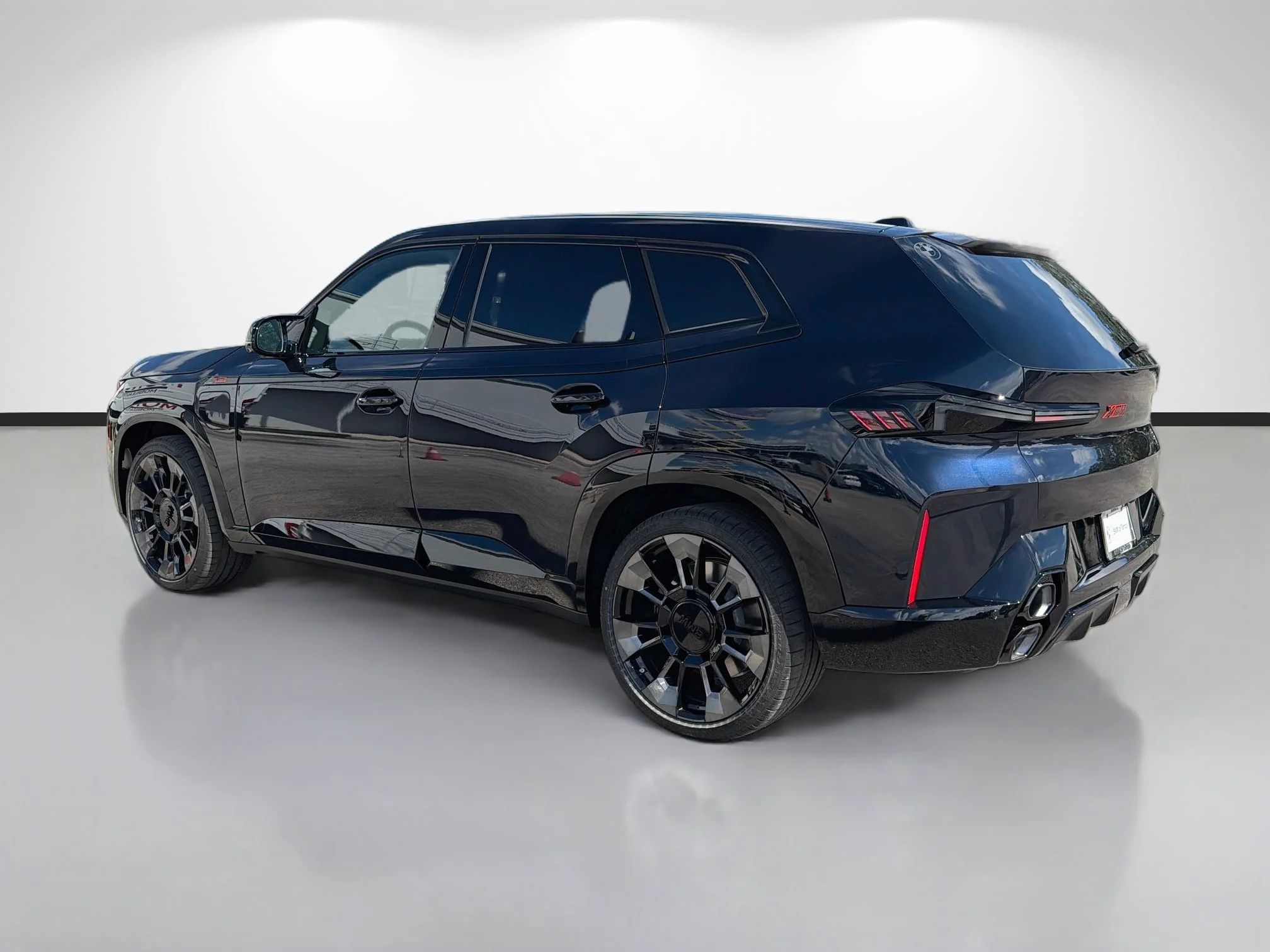 New 2027 Carbon Black Metallic BMW Label image 5