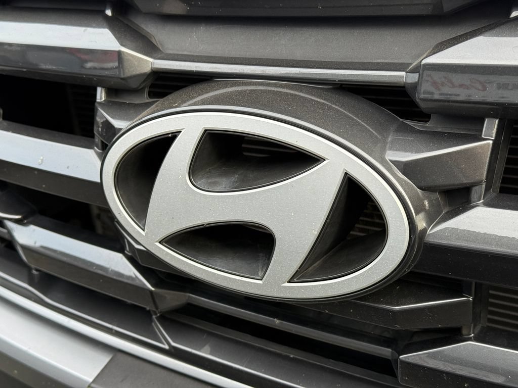 Used 2025 Silver Hyundai SEL image 16