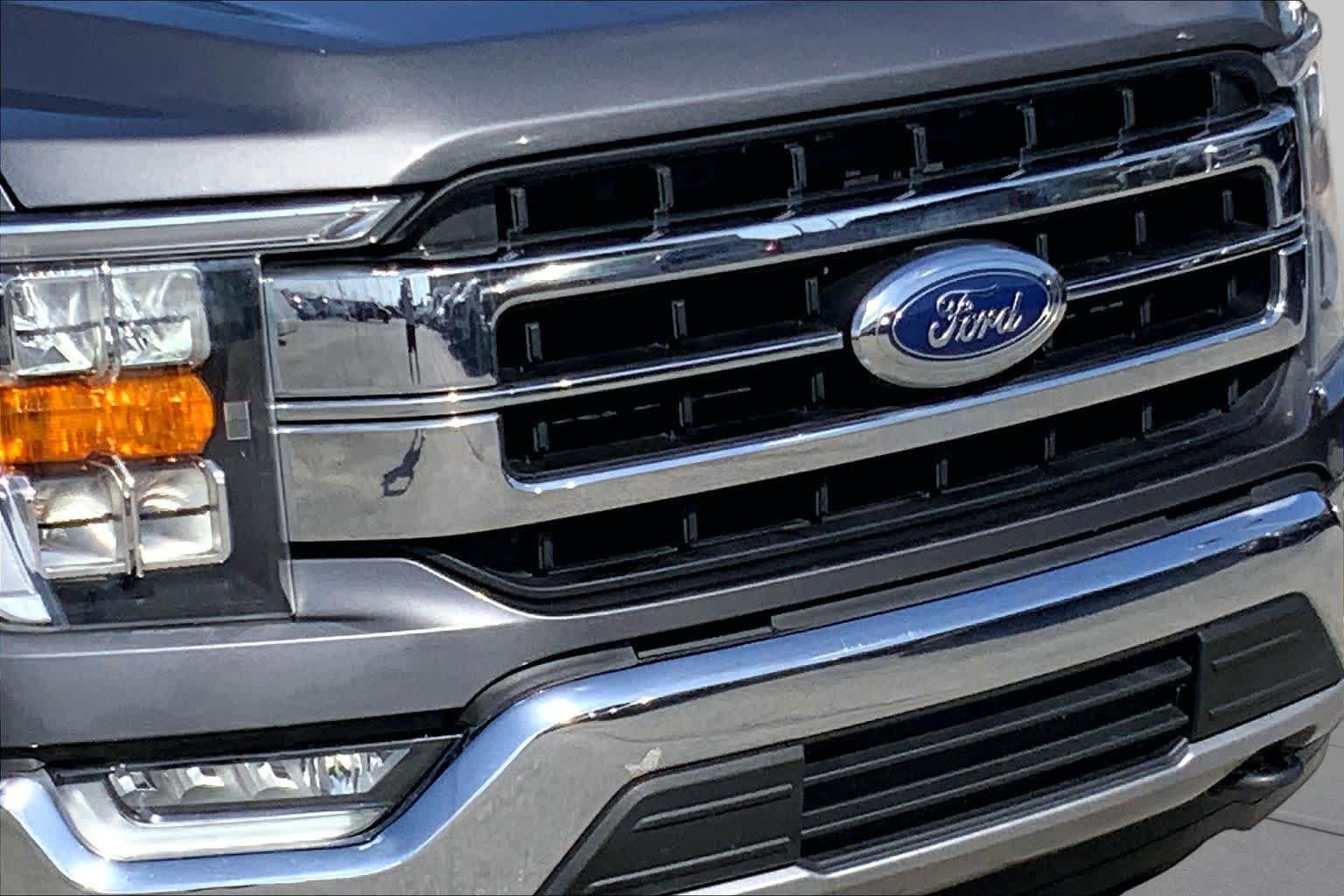 Certified Used 2021 Carbonized Gray Metallic Ford LARIAT image 26