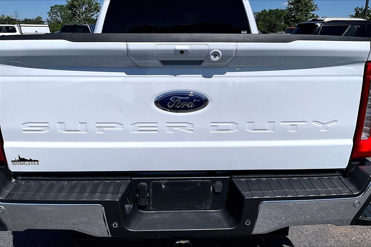 Used 2025 OXFORD WHITE Ford LARIAT image 27