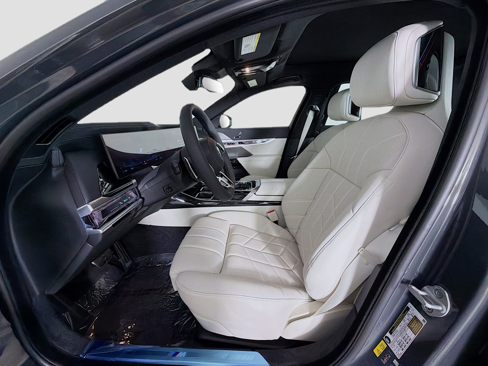 New 2026 Dravit Grey Metallic BMW xDrive60 image 22