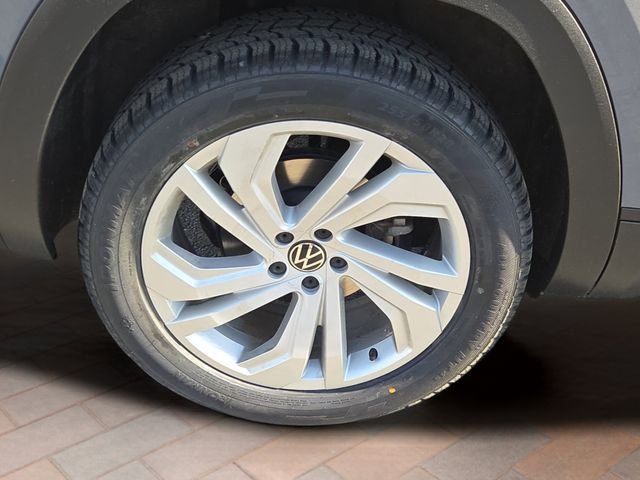 Used 2021 Gray Volkswagen 2.0T SEL image 10