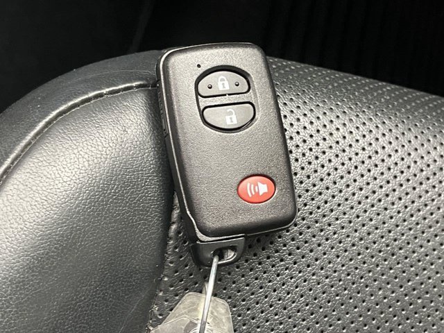 Used 2017 Midnight Black Metallic Toyota Limited image 28