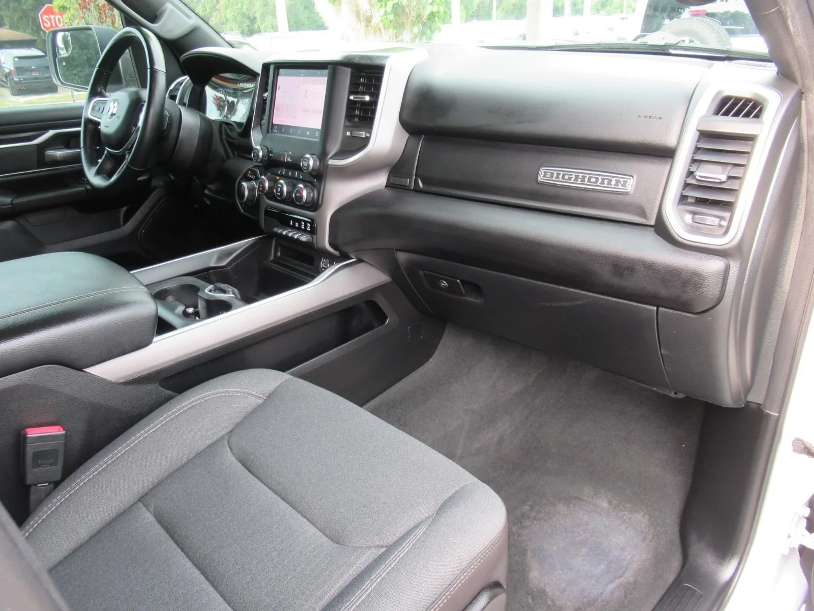 Used 2022 White Ram Big Horn/Lone Star image 13