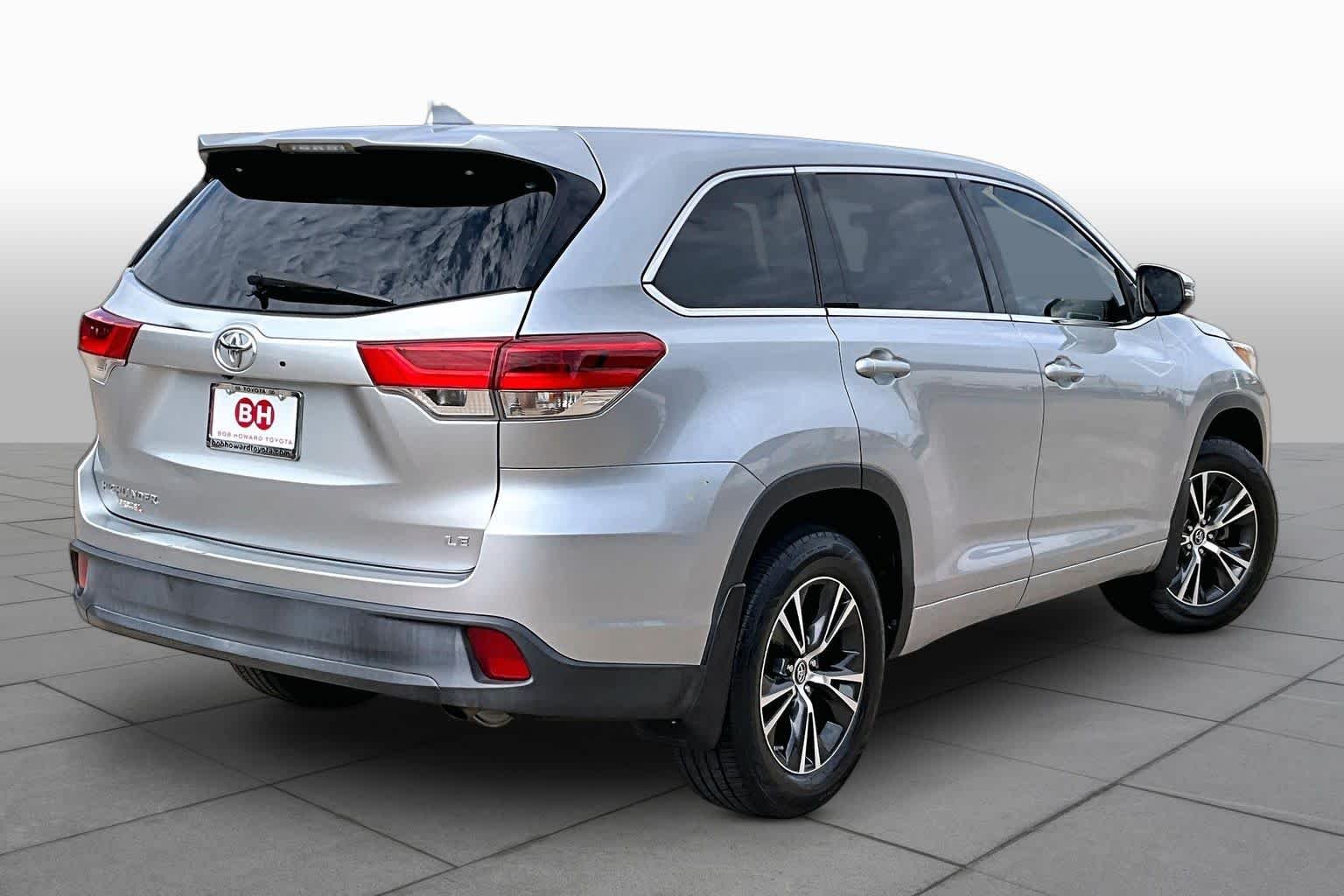 Used 2018 Celestial Silver Metallic Toyota LE Plus image 13