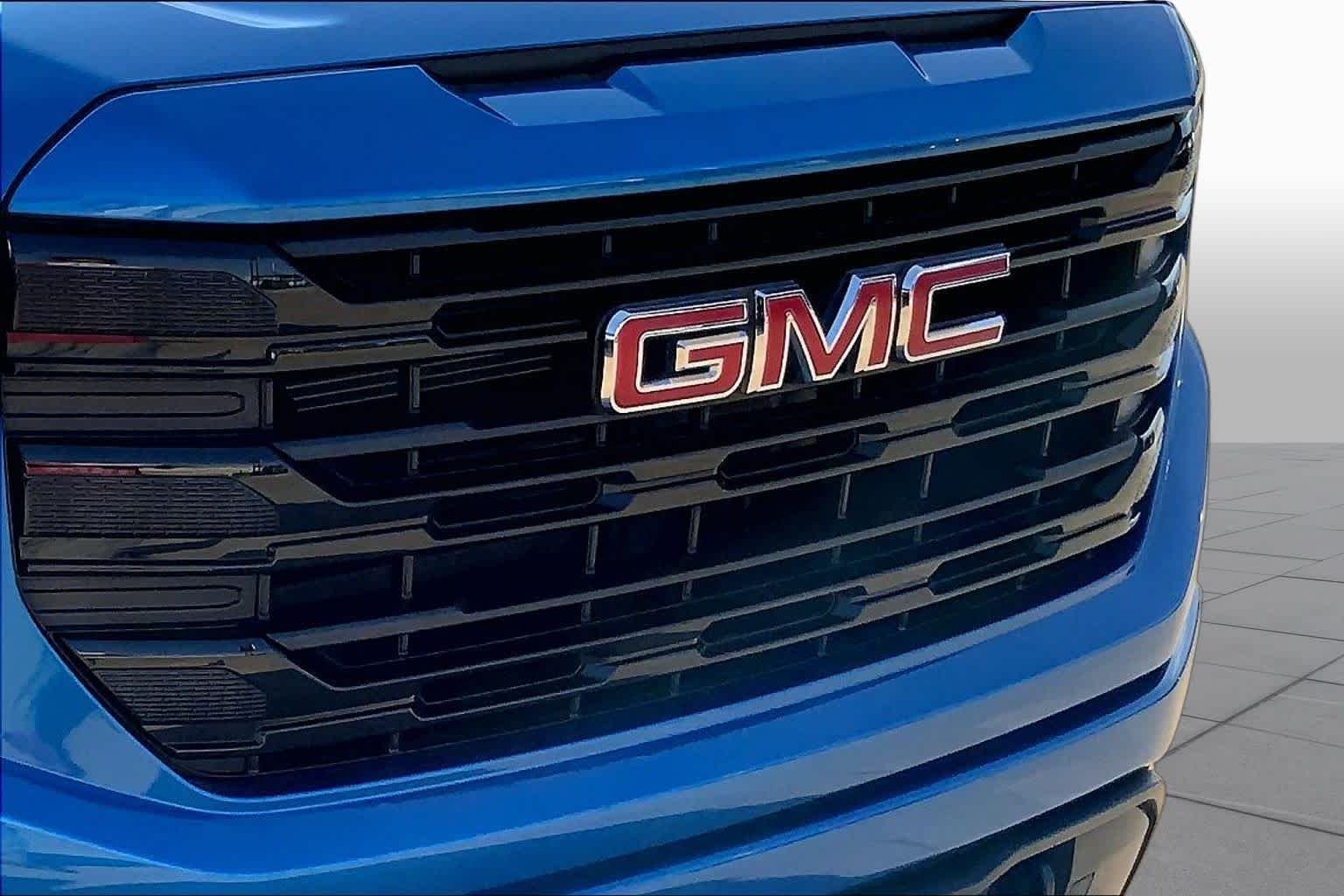 Certified Used 2024 Dynamic Blue Metallic GMC Elevation image 28