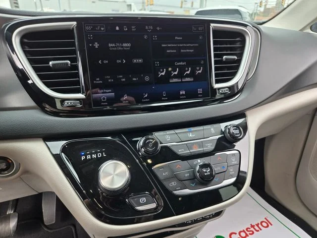 2022 Chrysler Pacifica Touring L - Photo 25