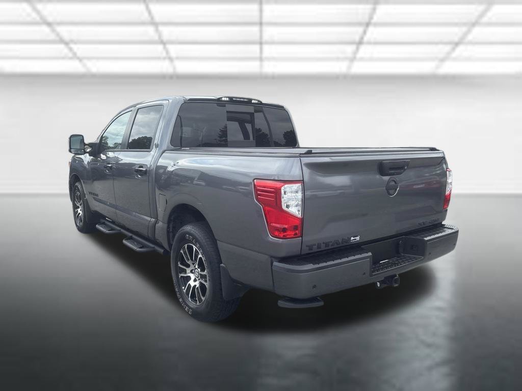 Used 2021 Gray Nissan SV image 3