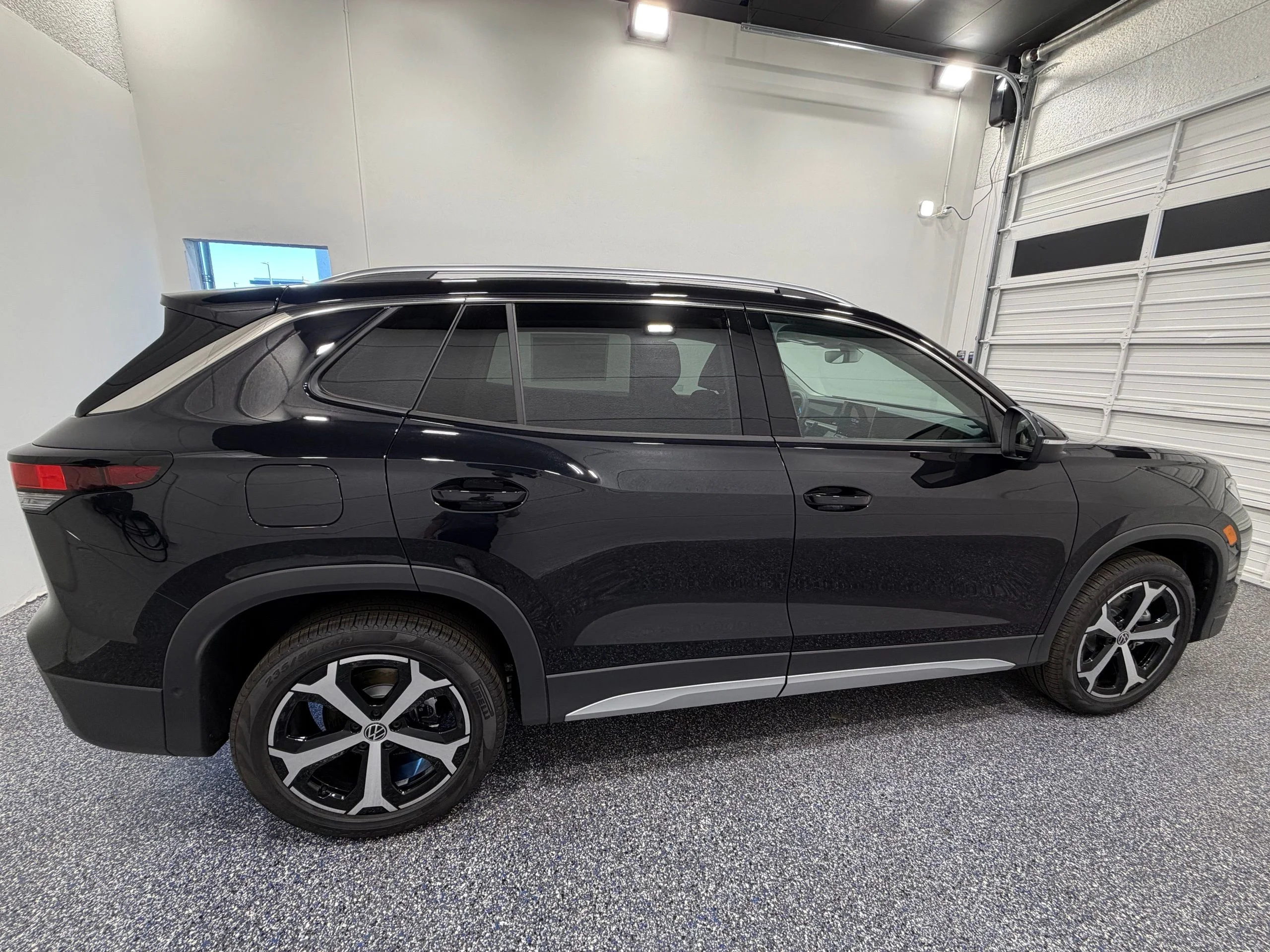 New 2026 Black Volkswagen 2.0T SE image 7