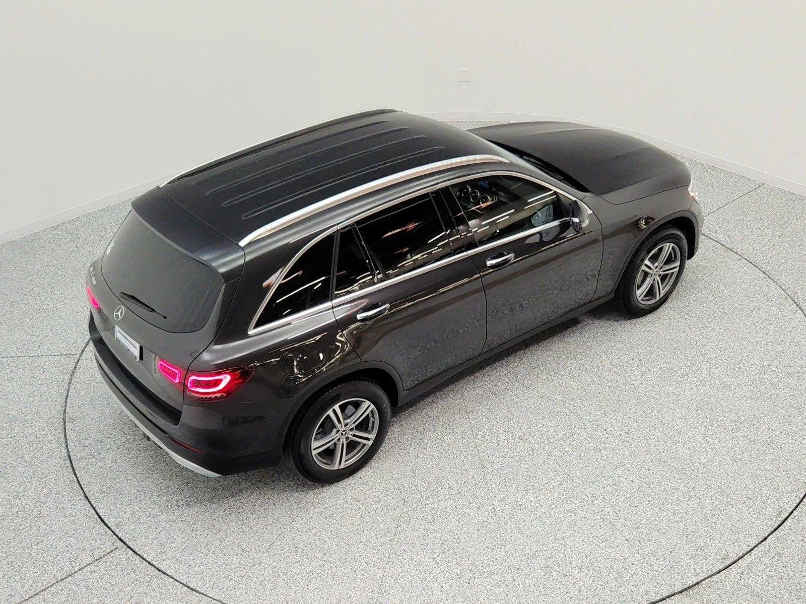 Used 2022 Graphite Grey Metallic Mercedes-Benz GLC 300 SUV image 25