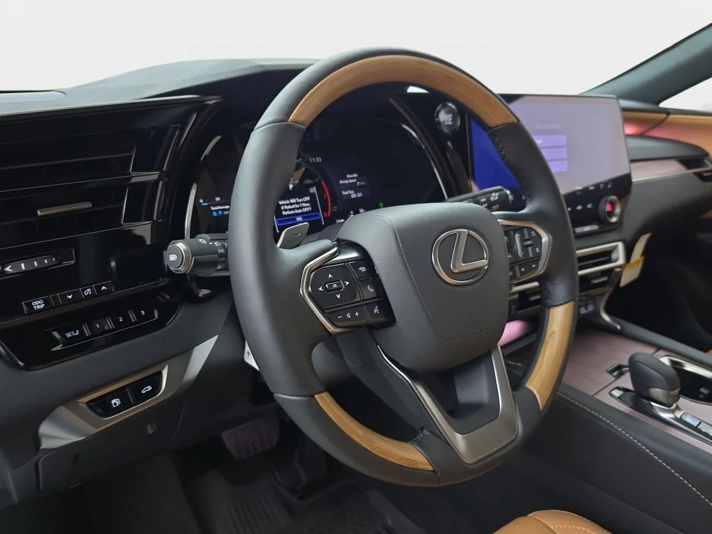 New 2026 Eminent White Pearl Lexus PREMIUM PLUS image 16