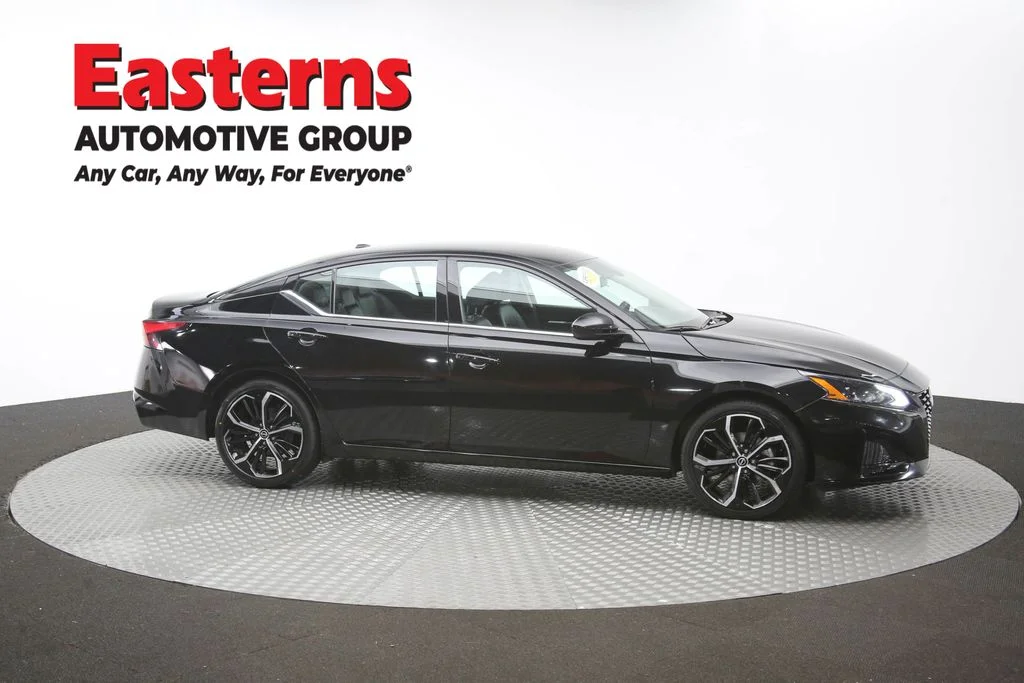 Used 2024 Black Nissan 2.5 SR image 46