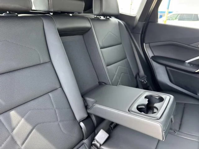 Used 2025 Silver BMW xDrive28i image 46