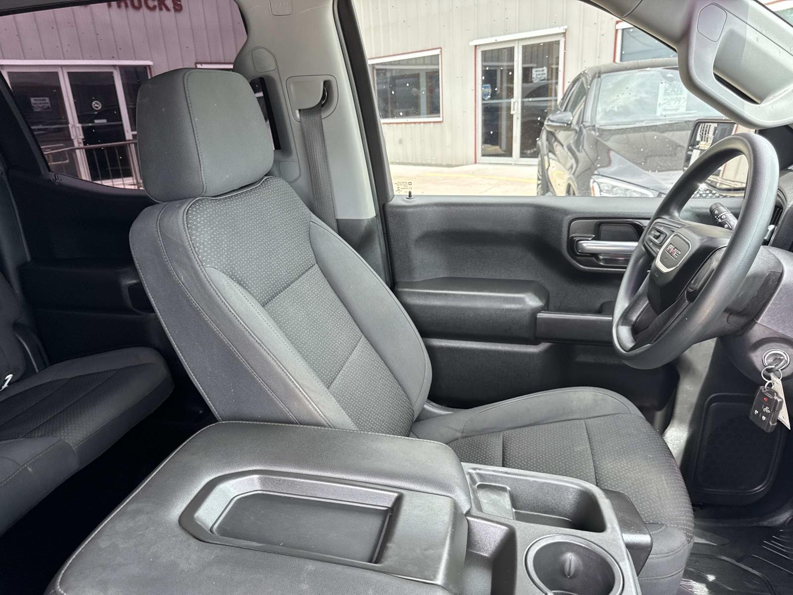 Used 2021 Summit White GMC  image 10