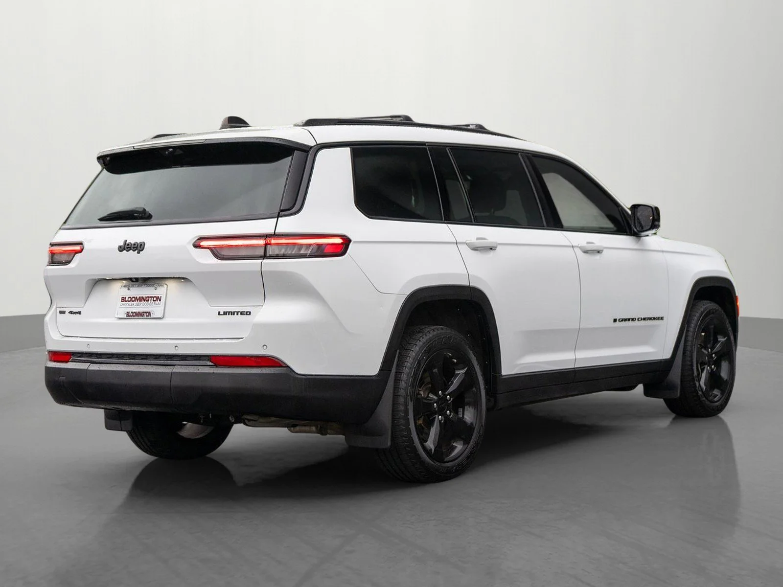Used 2023 Bright White Clearcoat Jeep Limited image 7