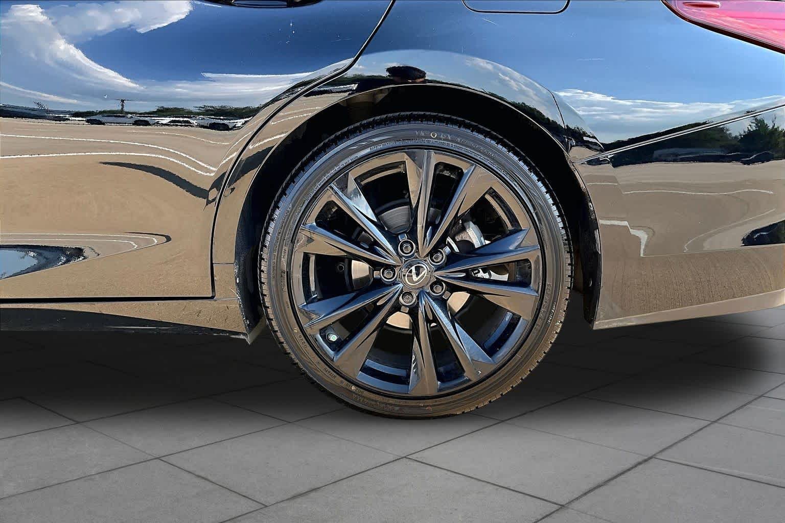 Certified Used 2024 OBSIDIAN Lexus F SPORT Handling image 10