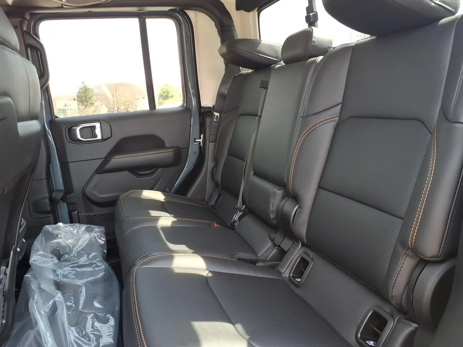 New 2026 Anvil Clear-Coat Exterior Paint Jeep Sahara image 6