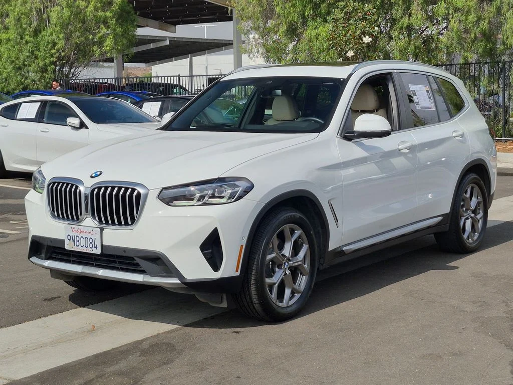Used 2024 White BMW sDrive30i image 2