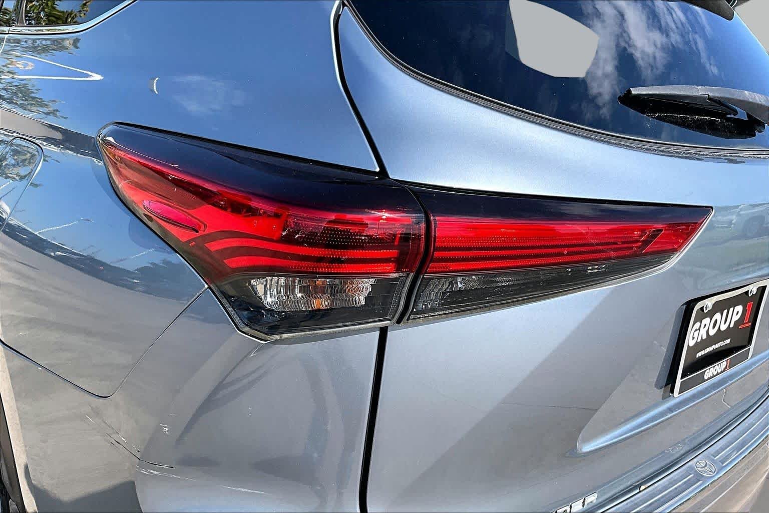 Used 2021 Moon Dust Toyota Hybrid Platinum image 27