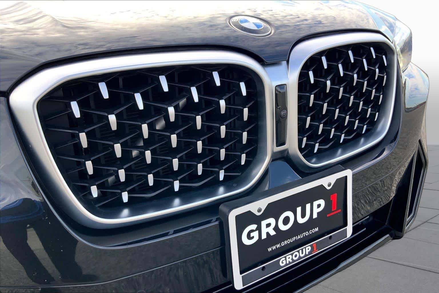 Used 2022 Black Sapphire Metallic BMW xDrive30i image 29