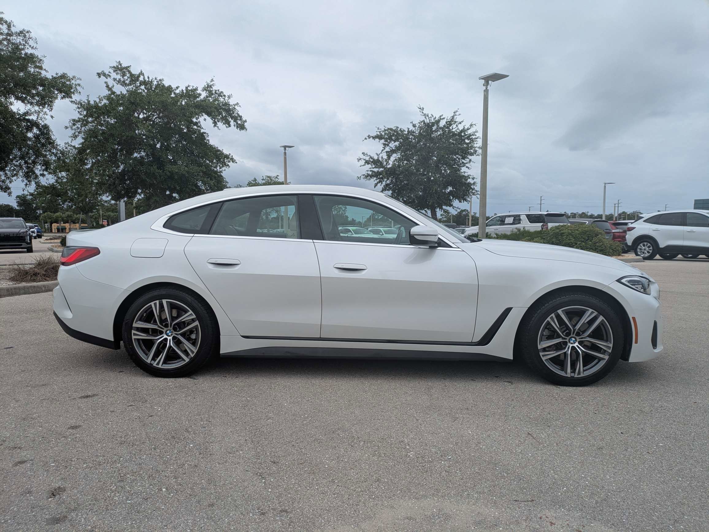 Used 2023 Alpine White BMW 430i image 4