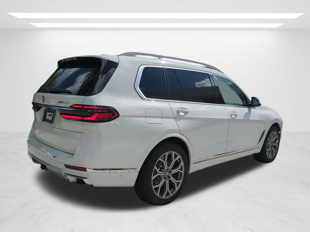 New 2026 Alpine White BMW xDrive40i image 4