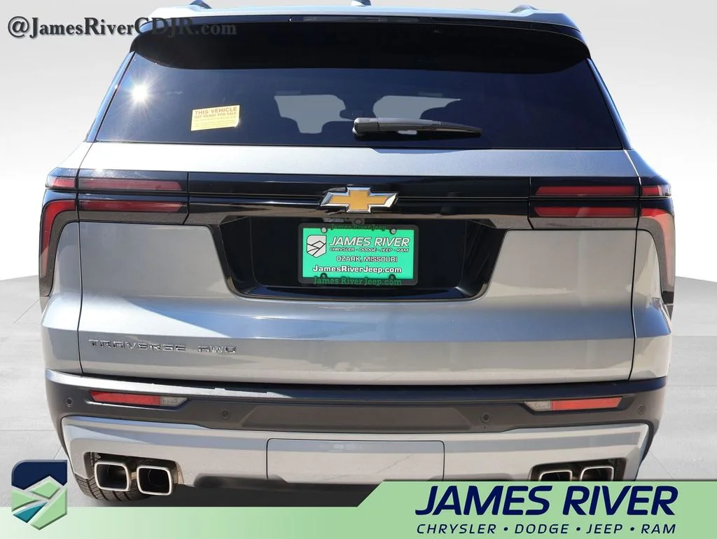 Used 2026 Gray Chevrolet LT image 4