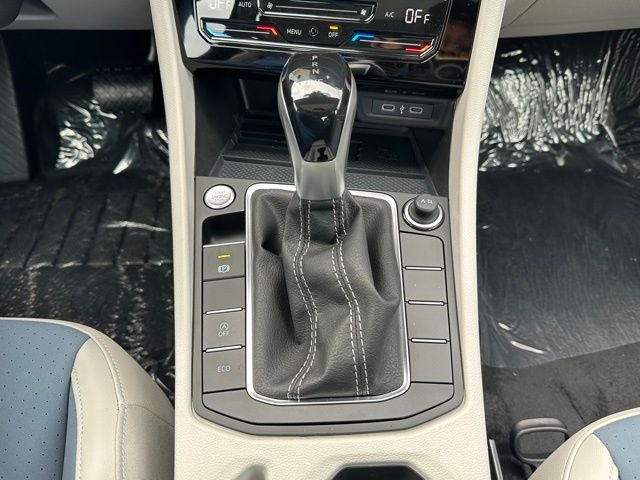 2025 Volkswagen Jetta SE - Photo 33
