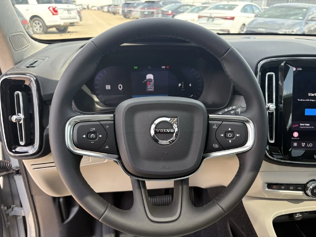 2026 Volvo XC40 Plus - Photo 14