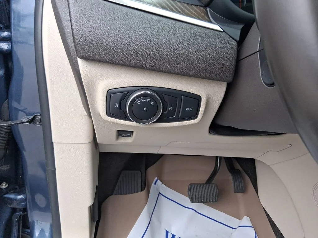 Used 2018 Diamond Lincoln Reserve image 16