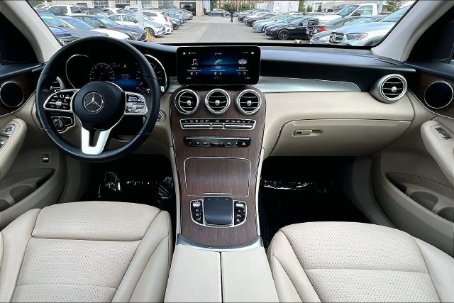 Used 2021 Blue Mercedes-Benz GLC 300 image 12