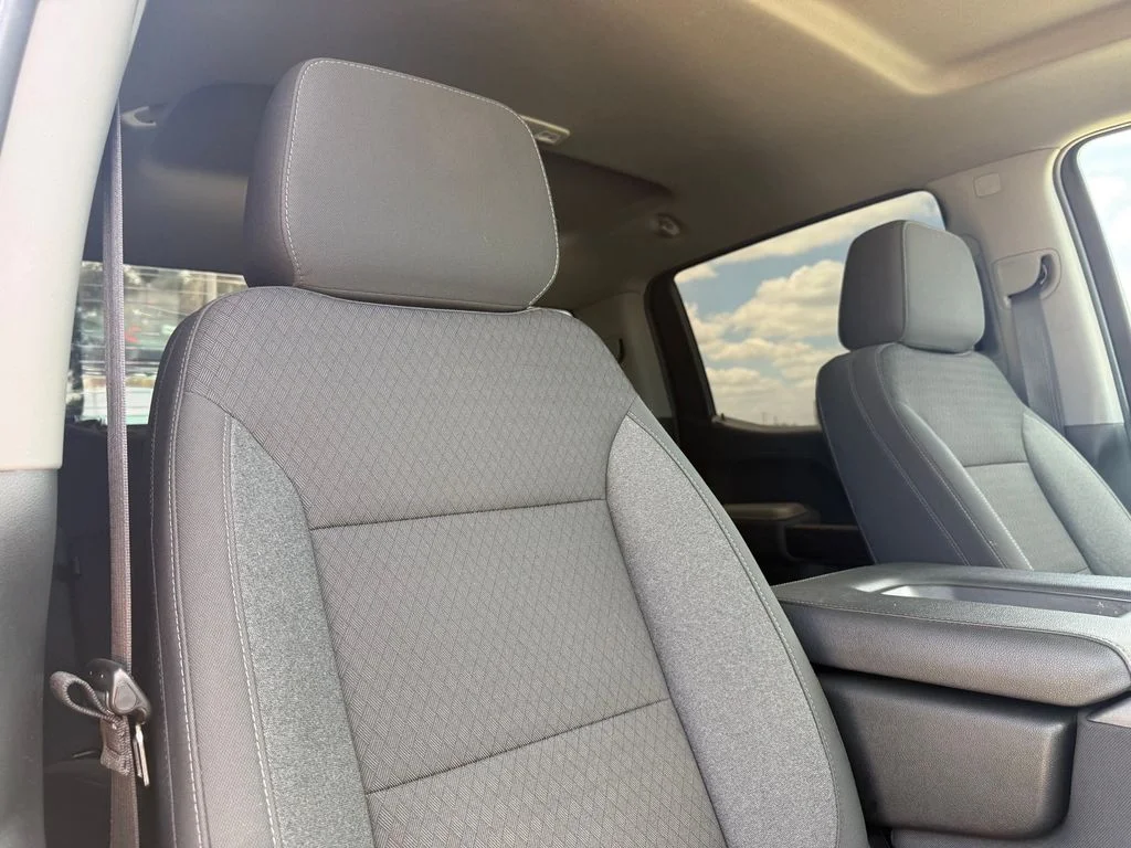 Used 2022 Gray GMC Elevation image 27