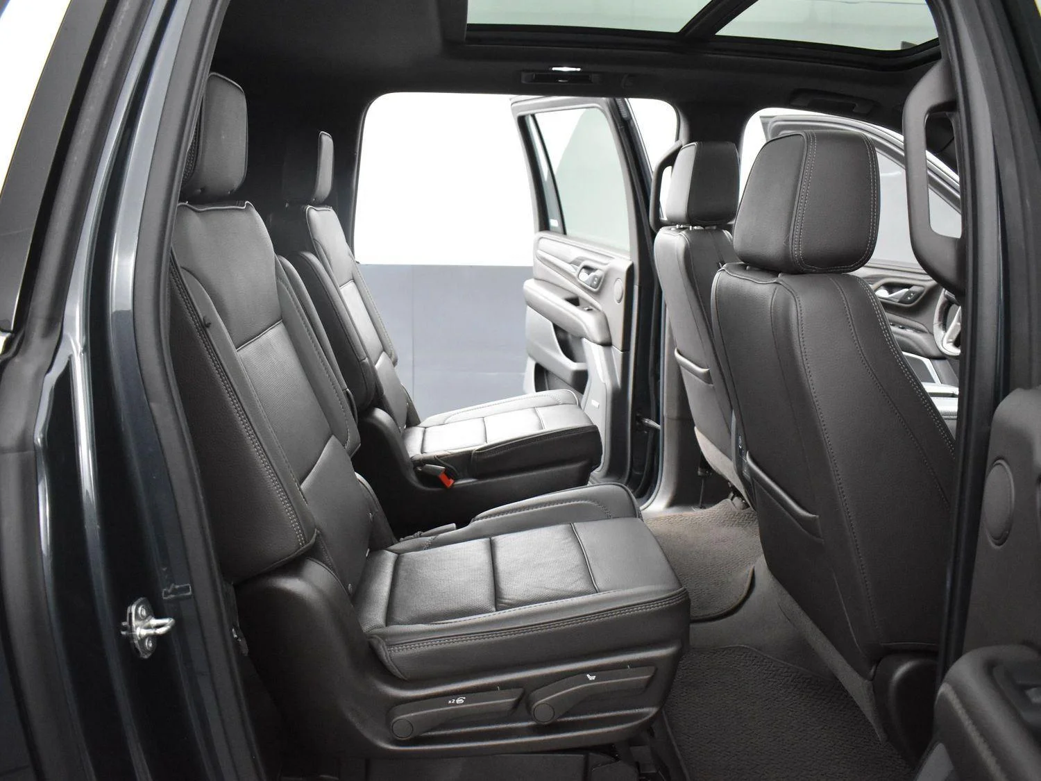 Used 2021 Hunter Metallic GMC Denali image 36