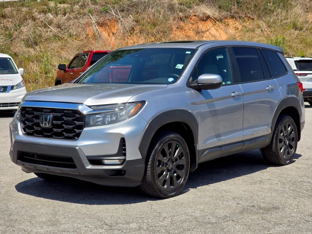 Used 2023 Silver Honda EX-L image 2