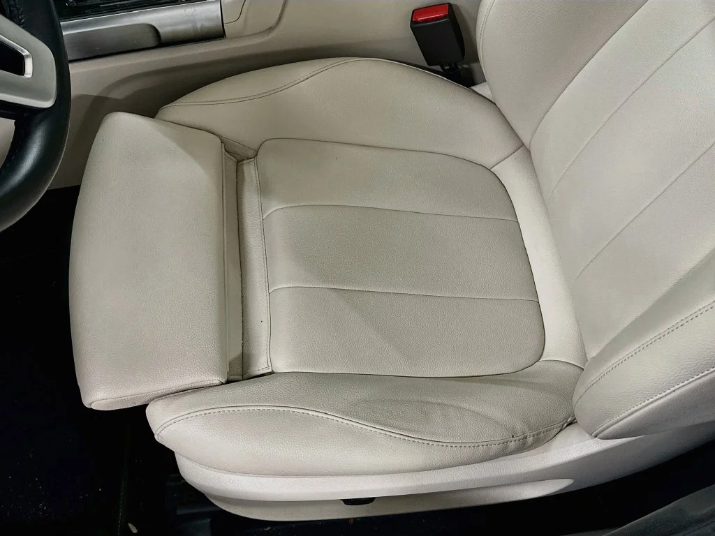 Used 2023 Digital White Metallic Mercedes-Benz GLB 250 image 20