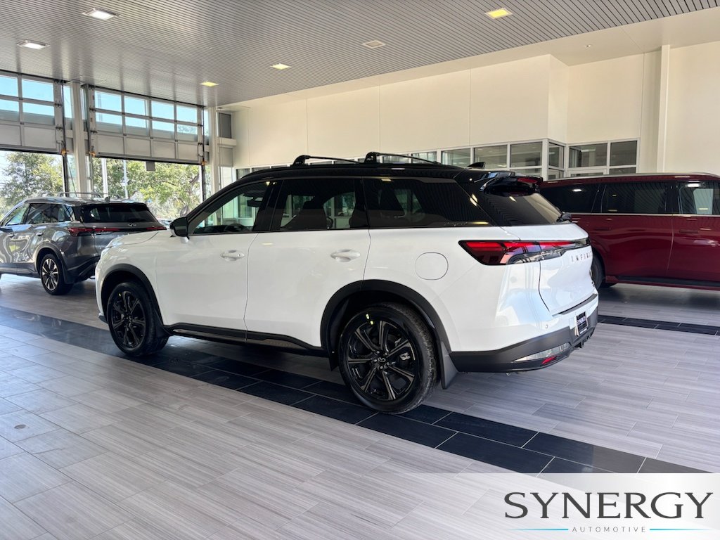 New 2027 2T RAD WHT INFINITI Autograph AWD image 11