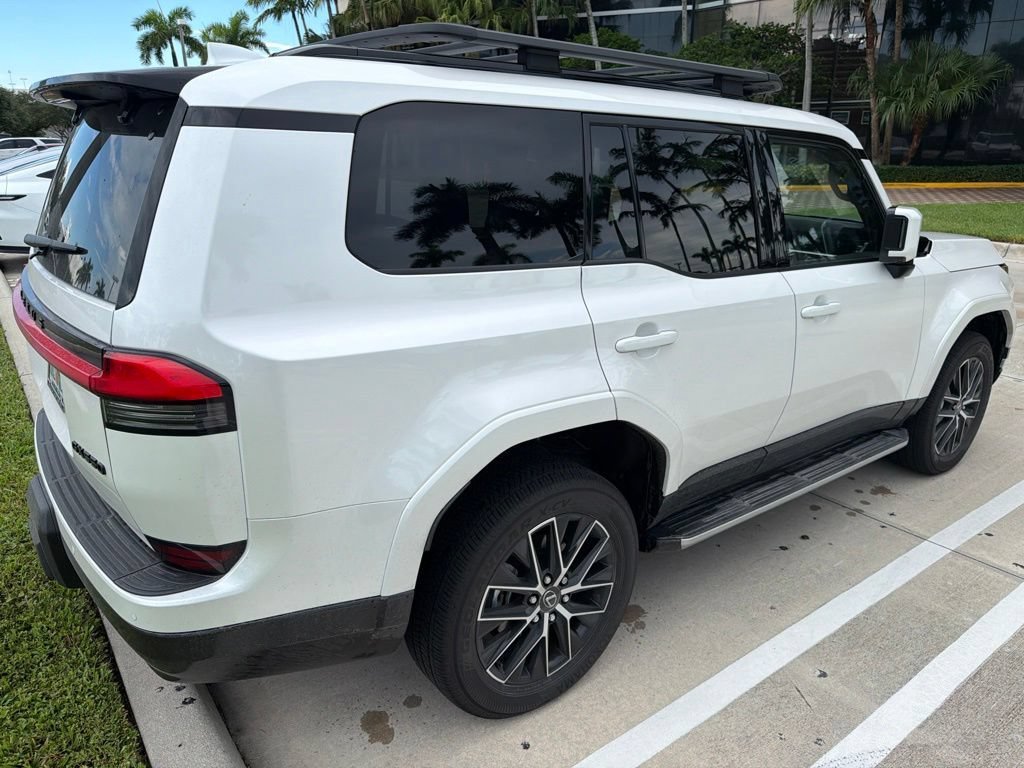 Used 2025 White Pearl Lexus GX 550 Premium+ image 11