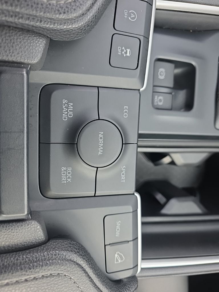 Used 2025 Silver Toyota XLE image 24